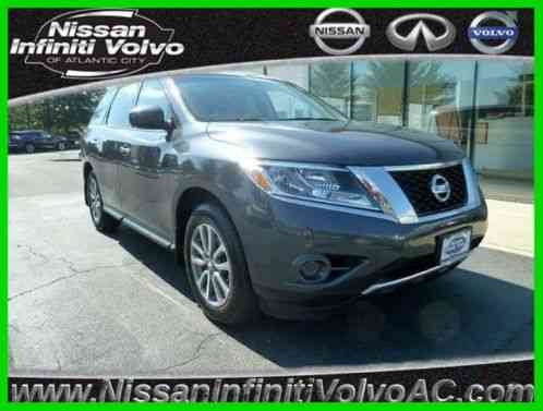 Nissan Pathfinder S (2014)