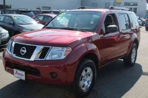 Nissan Pathfinder S (2011)