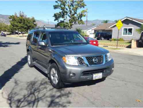 Nissan Pathfinder SE (2008)