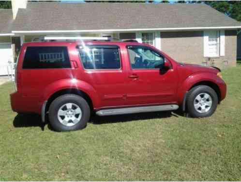 Nissan Pathfinder SE (2007)