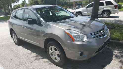 Nissan Rogue SV (2012)