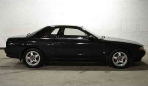 Nissan Skyline (1990)