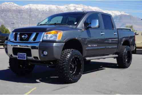 Nissan Titan SL (2012)