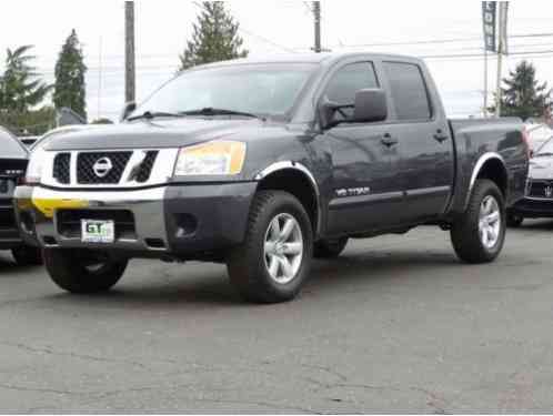 Nissan Titan SV (2011)