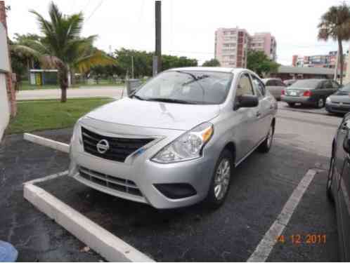 Nissan Versa (2015)