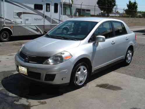 Nissan Versa (2009)