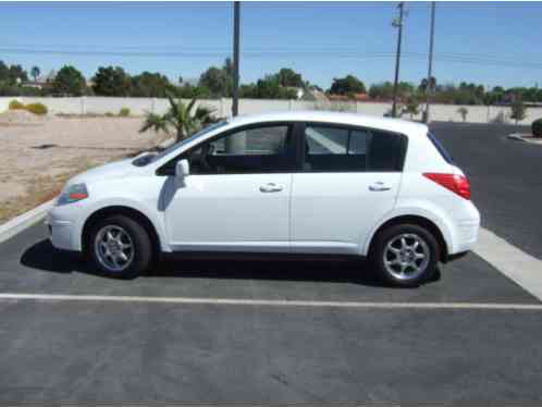 Nissan Versa nissan versa s (2007)