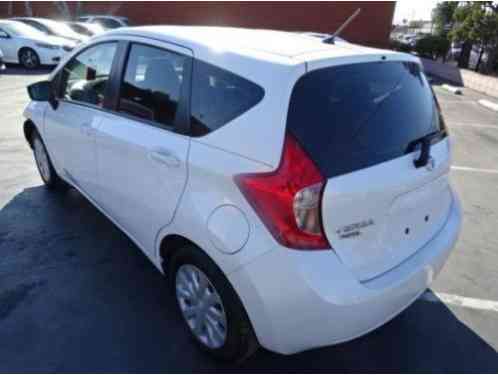 Nissan Versa Note S (2015)