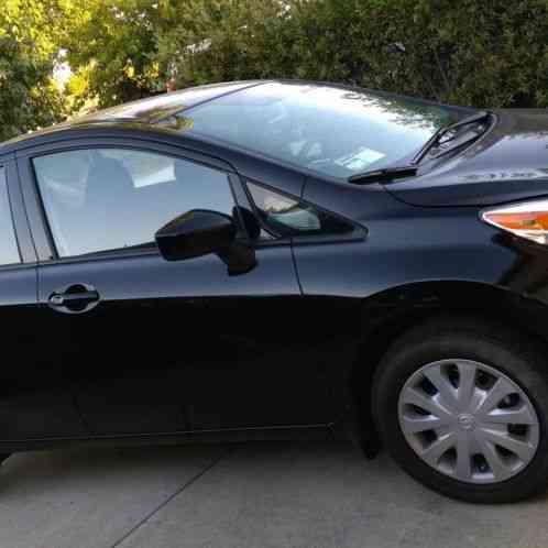 Nissan Versa S (2015)