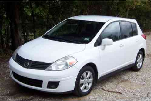 Nissan Versa (2008)