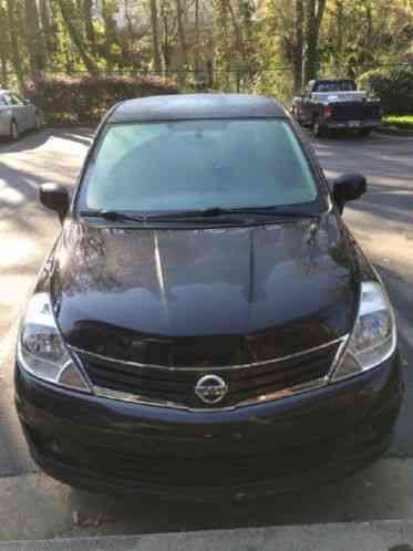 Nissan Versa (2010)