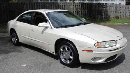 Oldsmobile Aurora 4dr Sdn 4. 0L (2002)