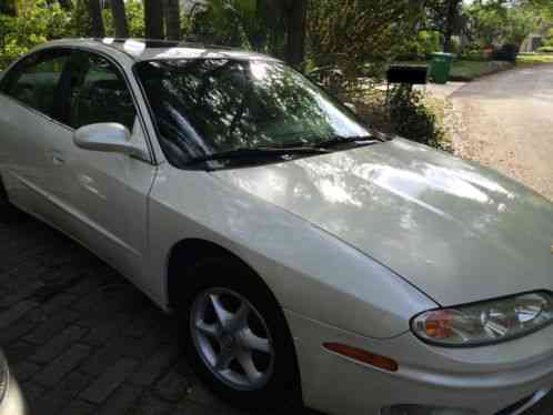 Oldsmobile Aurora (2001)