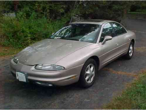 Oldsmobile Aurora (1995)