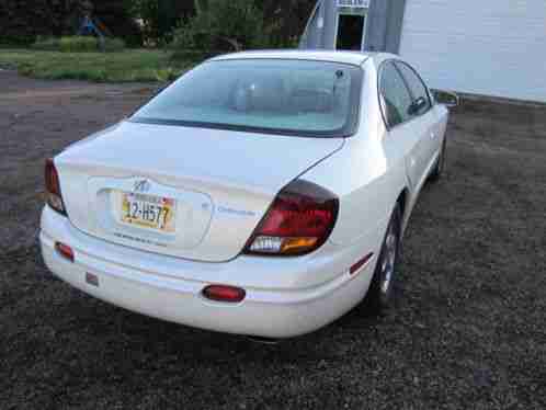 Oldsmobile Aurora (2002)