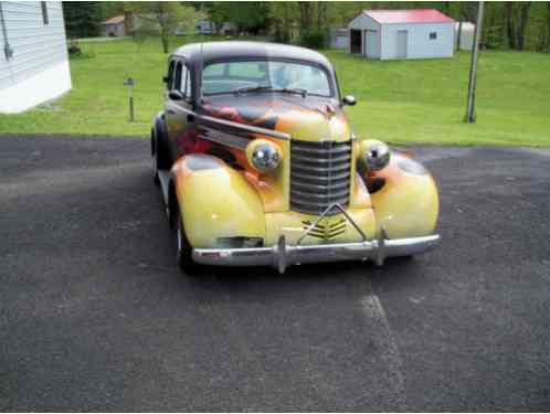 1937 Oldsmobile Custom Cruiser