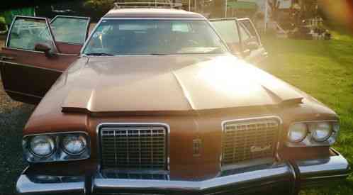 Oldsmobile Custom Cruiser Custom (1974)