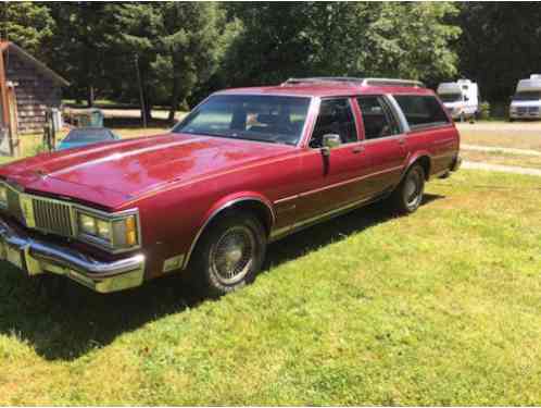 Oldsmobile Custom Cruiser (1988)