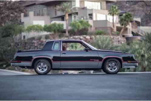 Oldsmobile Cutlass 15 year (1983)