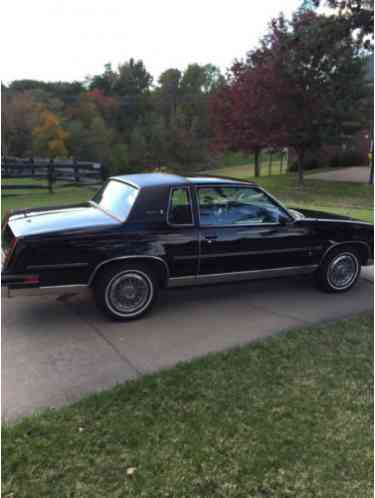 Oldsmobile Cutlass Brougham (1986)