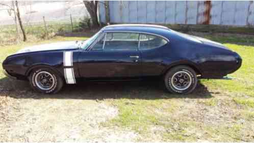 1968 Oldsmobile Cutlass coupe