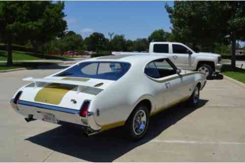 1969 Oldsmobile Cutlass Hurst