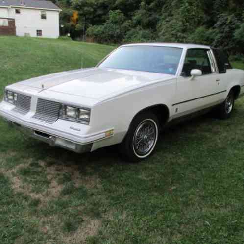 Oldsmobile Cutlass Supreme (1985)