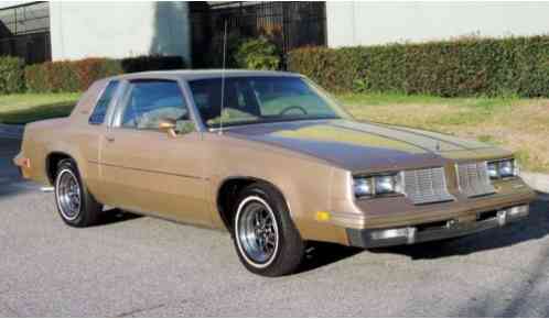 Oldsmobile Cutlass Supreme, (1985)