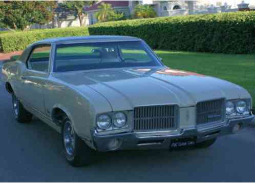 Oldsmobile Cutlass SUPREME - TWO (1971)