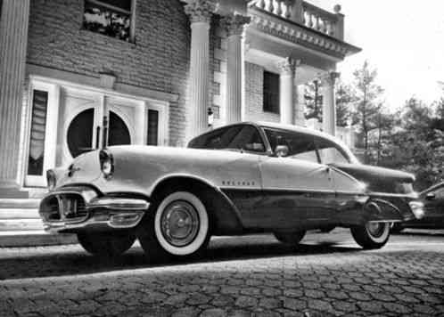 Oldsmobile super 88 (1956)