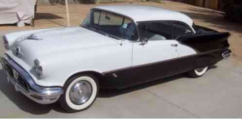 Oldsmobile Eighty-Eight Holiday (1956)