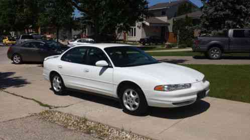 Oldsmobile Intrigue GL (1998)