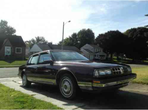 Oldsmobile Ninety-Eight Regency (1990)