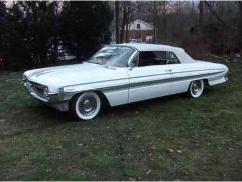 Oldsmobile Starfire (1961)