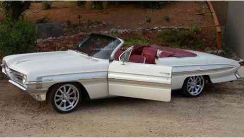 1961 Oldsmobile Starfire 2 door