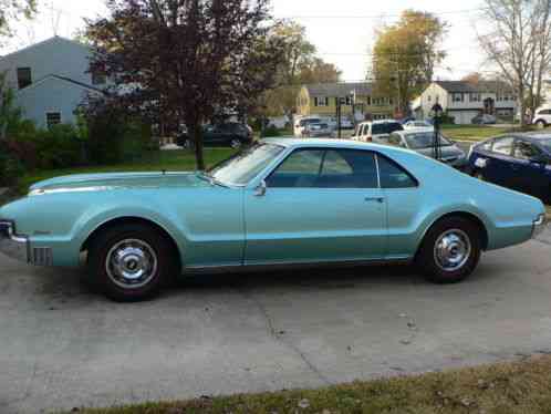 Oldsmobile Toronado (1966)