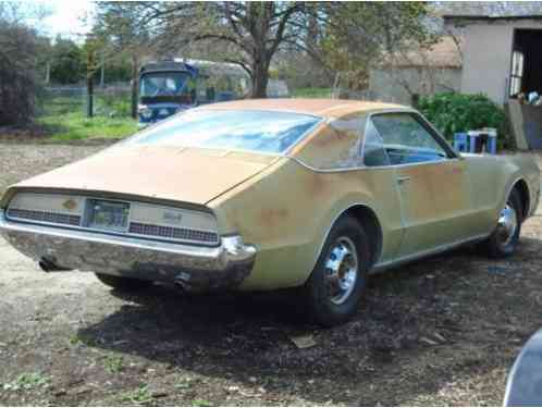 Oldsmobile Toronado (1967)