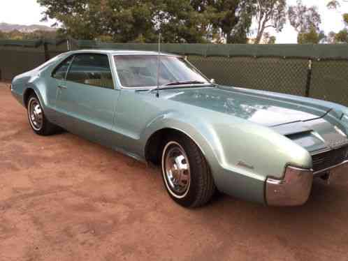 Oldsmobile Toronado (1966)