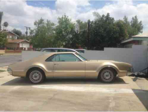 Oldsmobile Toronado (1966)