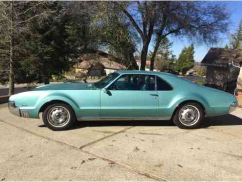 Oldsmobile Toronado Sport Coupe (1966)