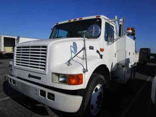 2001 Other Makes 4700/ 444 DIESEL TURBOCHARGED 7. 3 I8 Service Box Truck