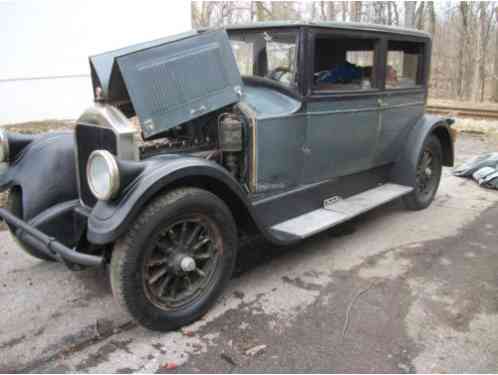 Pierce Arrow 80 Series Coach (1927)