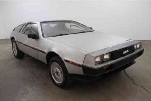 DMC Delorean (1983)