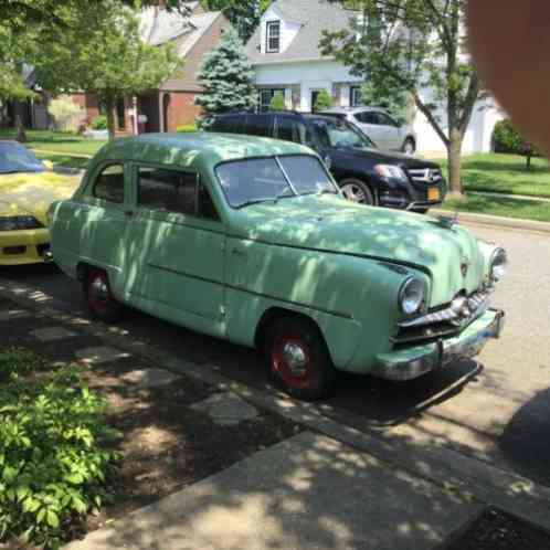 Other Makes Deluxe sedan (1951)