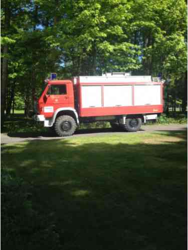 Other Makes fire dept. rescue truck (1984)