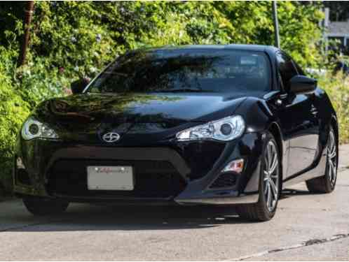 Scion FRS Black FR-S (2013)