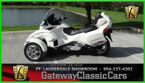 Can-Am Spyder (2011)