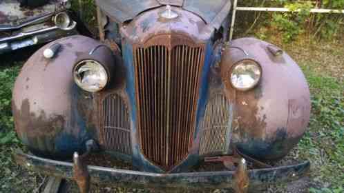 Packard 110 2 door sedan (1940)