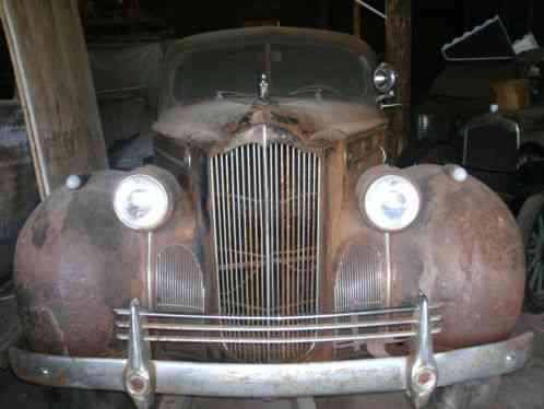 Packard 110 FOUR DOOR SEDAN (1940)