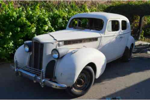 Packard 120 Four-Door Club Sdean (1940)